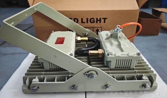 300W IP66 শিল্প আলো ফিক্সচার সিলিং মাউন্ট করা দক্ষতা 130lm/w জোন 1 বিস্ফোরণ-প্রমাণ LED আলো শিল্পখাতের জন্য