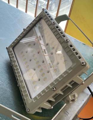 150W বিস্ফোরণ প্রতিরোধী LED বন্যা আলো আইপি 65 বিপজ্জনক এলাকা আলো