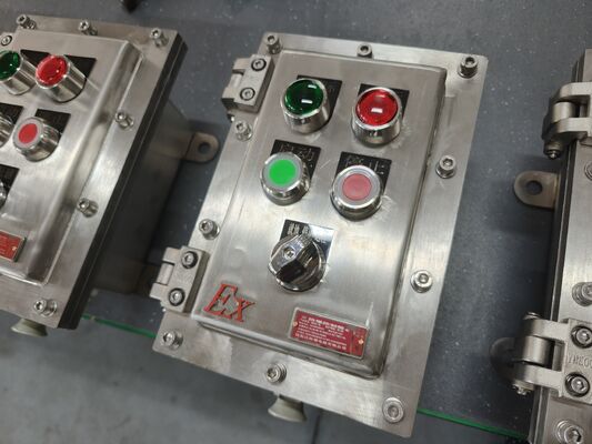 স্টেইনলেস স্টীল কাস্টমাইজড বিস্ফোরণ প্রতিরোধী ক্ষয় প্রতিরোধ নিয়ন্ত্রণ প্যানেল এম 20 Atex প্রত্যয়িত