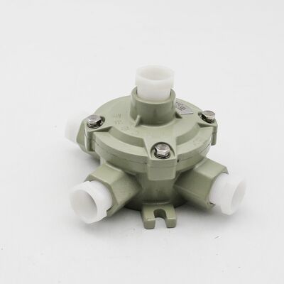 রাবার এবং স্টেইনলেস স্টিলের বিস্ফোরণ প্রমাণ নমনীয় নালী জি এম এনপিটি অত্যন্ত নমনীয় থ্রেডেড বৈদ্যুতিক তারের সুরক্ষার জন্য