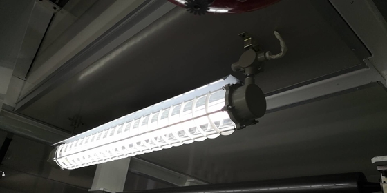 অ্যালুমিনিয়াম খাদ 18W 36W IP66 Atex বিস্ফোরণ প্রতিরোধী লিনিয়ার আলো সহ বিস্ফোরণ প্রতিরোধী ফ্লুরোসেন্ট টিউব ল্যাম্প