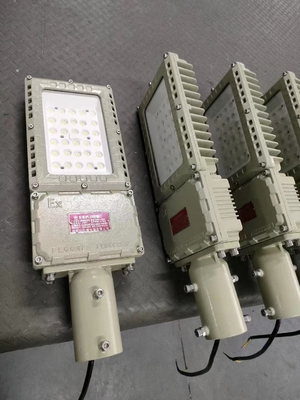 100 ~ 277v 130lm / W 200w বিস্ফোরণ প্রতিরোধী LED বন্যা আলো