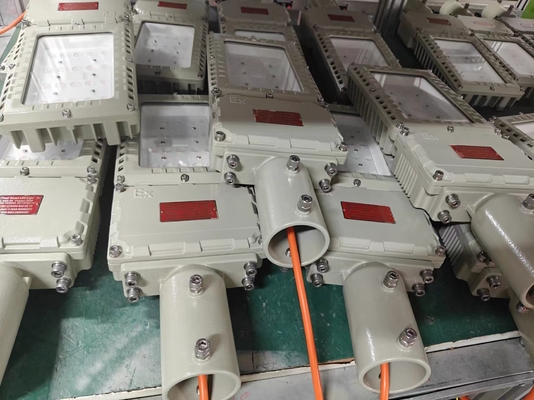 100W - 200W সিলিং এক্সপ্লোশন প্রুফ LED ফ্লাডলাইট IECEx ATEX CNEX সার্টিফাইড