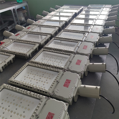 রফাইনারির জন্য 250 ওয়াট বিস্ফোরণ-প্রমাণিত LED স্ট্রিট লাইট ফিক্সচার 100-277v 130lm/W ATEX/IECEx/RoHS অনুমোদিত