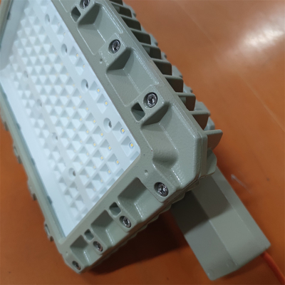কার্যকারিতা 150lm/w বিপজ্জনক অবস্থান বিপজ্জনক পরিবেশের জন্য নেতৃত্বাধীন এটেক্স ফ্লাডলাইট