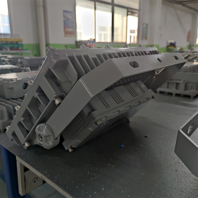 200W ATEX-সার্টিফাইড বিস্ফোরণ-প্রমাণ LED ফ্লাড লাইট পেট্রোকেমিক্যাল-এর জন্য শিখা-প্রতিরোধী আলো সমাধান 160lm/W লুমেন আউটপুট