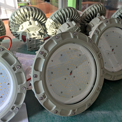 IECEx বিস্ফোরণ-প্রতিরোধী অ্যালুমিনিয়াম খাদ WF2 IP66 বিপজ্জনক জোনের জন্য বিস্ফোরণ-প্রতিরোধী ফ্লেমপ্রুফ LED লাইট ফিক্সচার 1 200 ওয়াট