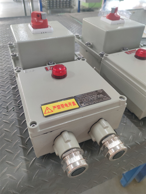 ATEX বিস্ফোরণ প্রতিরোধী আইসোলেটর বক্স আইপি 66 অ্যান্টি-কোরোশন এয়ারস্পেস গ্রেড অ্যালুমিনিয়াম দেয়াল মাউন্ট Ex D E জন্য MARINE GAS পেট্রোকেমিক্যাল পরিবেশ