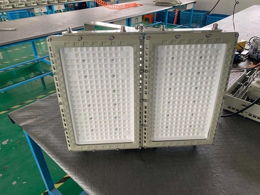 আউটডোর অস্থায়ী বিস্ফোরণ প্রতিরোধী LED বন্যা হালকা Ip65 100w অ্যালুমিনিয়াম প্লেট সঙ্গে