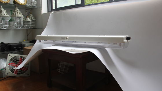 বিওয়াইএস সিরিজের বিস্ফোরণ প্রতিরোধী লিনিয়ার লাইট ট্রিপল সার্টিফিকেশন সহ ATEX/IECEx/CNEX অনুমোদিত বিপজ্জনক এলাকা এলইডি ফিক্সচার, আইপি 66 রেট, 5 বছরের ওয়ারেন্টি, কাস্টমাইজযোগ্য ওয়াট এবং আকার