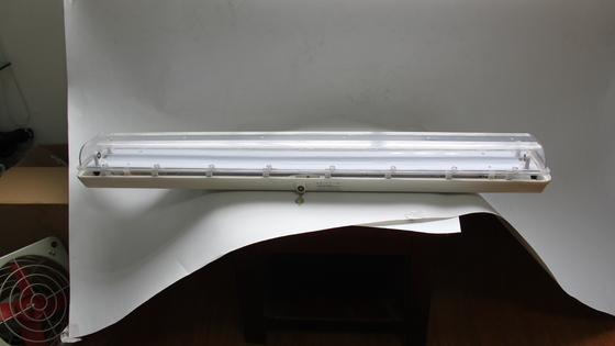 টেকসই 0.6m/1.2m ATEX/IECEx/CNEX বিস্ফোরণ প্রমাণ লিনিয়ার LED লাইট শিল্প গ্রেড IP66 আলো বিপজ্জনক এলাকার জন্য তেল ও গ্যাস রাসায়নিক প্ল্যান্ট খনি মেরিন সুবিধা শক্তি-সাশ্রয়ী ডিজাইন কমায়