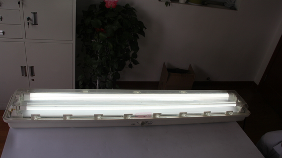 টেকসই 0.6m/1.2m ATEX/IECEx/CNEX বিস্ফোরণ প্রমাণ লিনিয়ার LED লাইট শিল্প গ্রেড IP66 আলো বিপজ্জনক এলাকার জন্য তেল ও গ্যাস রাসায়নিক প্ল্যান্ট খনি মেরিন সুবিধা শক্তি-সাশ্রয়ী ডিজাইন কমায়