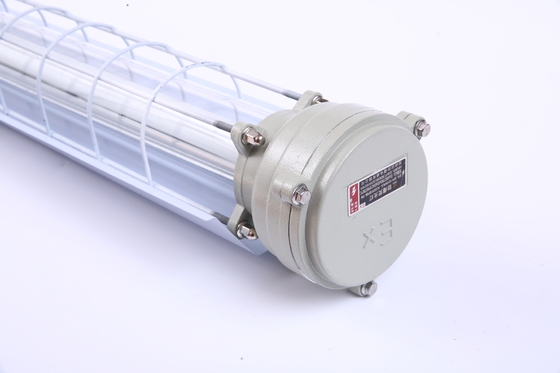 টেকসই 0.6m/1.2m ATEX/IECEx/CNEX বিস্ফোরণ প্রমাণ লিনিয়ার LED লাইট শিল্প গ্রেড IP66 আলো বিপজ্জনক এলাকার জন্য তেল ও গ্যাস রাসায়নিক প্ল্যান্ট খনি মেরিন সুবিধা শক্তি-সাশ্রয়ী ডিজাইন কমায়