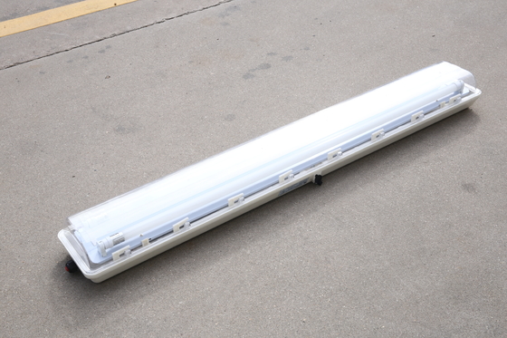 ATEX 1200mm দৈর্ঘ্য 2 * 18W ডাবল টিউব বিস্ফোরণ-প্রতিরোধী এলইডি রৈখিক আলো জোন 1 এবং 2, জোন 21 এবং 22 এর জন্য