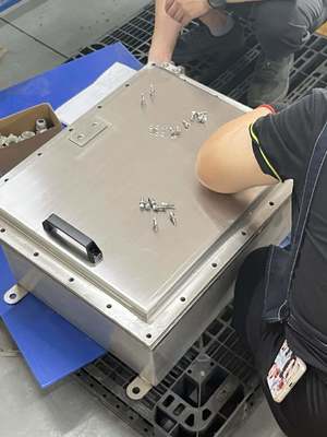 প্রাচীর-সংলগ্ন বিস্ফোরণ প্রমাণ জংশন বক্স যা আপনার বৈদ্যুতিক সরঞ্জামকে সহজে সুরক্ষা দেয়