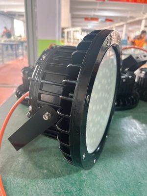 শীর্ষ বিক্রয় নেতৃত্বাধীন আলো ফিক্সচার 100W 200W উচ্চ বে আলোর সঙ্গে কারখানা মূল্য 120lm / W বিস্ফোরণ প্রুফ ল্যাম্প নির্মাতারা
