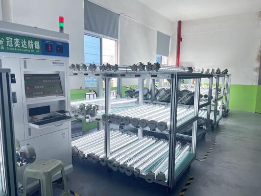 কারখানার সরাসরি বিক্রয় ডাবল টিউব ল্যাম্প রৈখিক বিস্ফোরণ প্রতিরোধী 100lm / w 2 * 18W 2 * 36W নেতৃত্বাধীন আলো শিল্প গুদাম বিস্ফোরণ প্রতিরোধী আলো