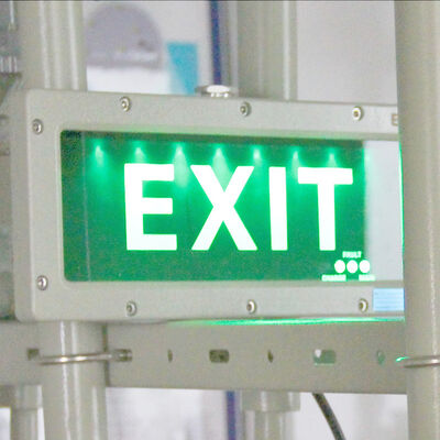 বিস্ফোরণ প্রতিরোধী এলইডি আলোকসজ্জা বিপজ্জনক এলাকার আলো জন্য 16 ঘন্টা জরুরী সময় এবং 50000 ঘন্টা জীবনকাল প্রদান করে