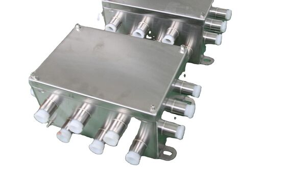 স্বনির্ধারিত বিস্ফোরণ প্রতিরোধী এলইডি আলো 100 ওয়াট ভোল্টেজ বিপজ্জনক এলাকার জন্য কনফিগারযোগ্য শিল্প নিরাপত্তা আলো